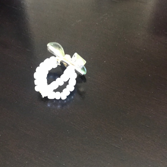 🙀Two toned Green Gemstones Butterfly Ring - Picture 3 of 5